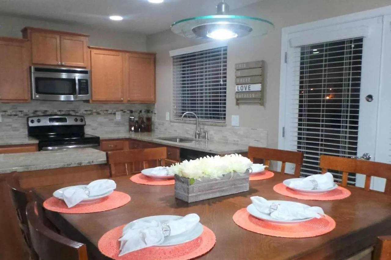 Adventure Home Rentals Phoenix Homestay